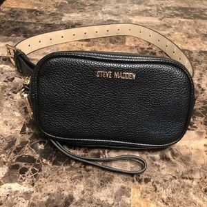Steve Madden belt bag size M